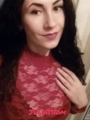 JulyaThom