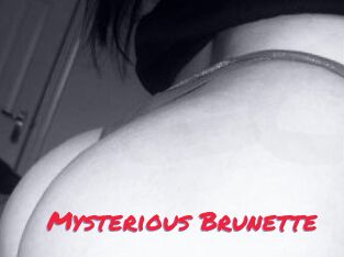 Mysterious_Brunette