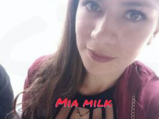 Mia_milk