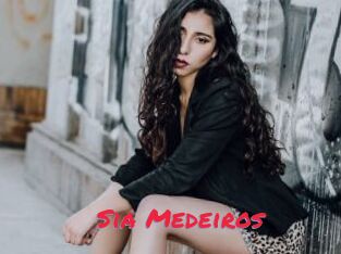 Sia_Medeiros